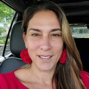 Mey Santamaría Instagram - Feliz día a todas esas bellas madres que saben lo que es el AMOR!!! Feliz día madre mía, @sobeidagongora gracias por enseñarme sobre la empatia, la generosidad y muchas cosas que me han ayudado a ser la madre que soy hoy 💞 Gracias a mis hijos y a @philiptimmermann
Por mis regalos y a @kissmeeva por mis aros que me encantan!!💝

Se levantan sus hijos y la llaman bienaventurada; Y su marido también la alaba:
Proverbios 31:28 
 Muchas mujeres hicieron el bien; Mas tú sobrepasas a todas.
Proverbios 31:29 
#felizdiadelasmadres #felizdiamama #abrazos