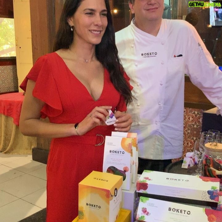 Mey Santamaría - 1.9K Likes - Con @CATACHILE Presentando en la Fiesta Internacional Del Vino 2019 en Cuba a @boketoconfiteriacl que no puede ser más delicioso, sin azúcar, sin gluten, certificados y con 60% de cacao. Una verdadera delicia!Ideal para diabéticos y para todos los que tratamos de dejar La azúcar fuera de nuestra vida💞 #cuba #lomejordechile #confiteriadeautor #catachile #boketoconfiteria #chileencuba