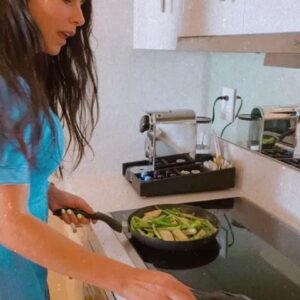 Mey Santamaría Instagram - Dato para los mañosos: cómo preparar verduras deliciosas  @titiaguayo