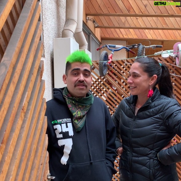 Mey Santamaría - 2.3K Likes - Adoro y agradezco 🙏 que cada día haya más conciencia de que @oikoschile.ong lo hacemos todos! 💪🏽 Rodrigo @gasfiter hoy nos solucionó graves problemas que teníamos de calefacción y de calefont 🔥marcando una gran diferencia en la calidad de vida de nuestras niñas y sus guaguas! 🤱🏻Mi corazón 💓 reboza de felicidad y mis energías se recargan con personas como Rodrigo, honesto, generoso y comprometido con la infancia! 🙌🏽💞🥰 Bienvenidos al #amordelbueno #yosoyoikoschile #todosporlainfancia #vamoschile