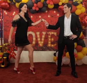 Mey Santamaría Instagram - Si!!! Acepto elegirte todos los días de mi vida!!!! @philiptimmermann 💞
Feliz día del amor a tod@s!!! Es un día para amar a DIOS, a nosotros mismos, a la pareja, los hijos a los padres, a los amigos he incluso a aquellos que no lo son pero necesitan del amor!!! 🙌💞
Abrazo apretado 🫂 a todos y más apretados para aquellos que se encuentran y se sienten solos!!!🌬 No se rindan!!! Amen con todas sus fuerzas una y otra vez. 🥰
"Solo el amor engendra la maravilla"
#felizdiadelamor #amor #amordelbueno