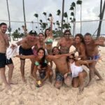 Mey Santamaría Instagram - Disfrutando en familia! Que mejor? Gracias @kattyslater y @drarmandopalacios por hacer este viaje posible junto a @philiptimmermann @conipalacios @flo.palacios @contipaut @mickeytimmermann @lafuria17 @ideurruticoechea @christophertimmermann #family #vacacionesdeinvierno #amordelbueno