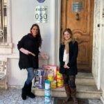 Mey Santamaría Instagram - Cuando el amor es lo que nos mueve💞, siempre podemos DAR más! 💪🏽Y esto es lo que demuestra @fundacionfadop al cuadrarse con @oikoschile.ong con esta donación de leche y pañales XXG que tanto nos urge para nuestros niños. Gracias infinitas 🙌🏽💕y mi admiración profunda por estar siempre cuidando de los niños👫🤱🏻 más vulnerados. @fundacionfadop necesita familias de acogida 👨‍👩‍👧‍👦urgente! Que esperas tu para dar amor? 🙏Súmate! 💪🏽 Chaleco de @tiendazoi 🧶 #amordelbueno #yosoyoikos #donacionconamor #fundacionchilenadeadopcion #familiasdeacogida #generosidad #amor