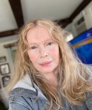 Mia Farrow Instagram - Good morning.