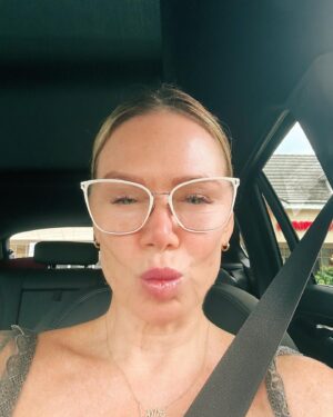 Mia Michaels Instagram - Loving my new frames. Quirky, elegant and perfect. Thank you @tomford for always creating fabulousness! #opticalframes  #newlook  #artoflivingwell #tomfordeyewear
