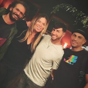 Mia Michaels Instagram - My heart couldn’t be anymore full or happier to catch up on life and spend fam time with this crew. Love you @tyce82  @brianfriedman  @dannypfriedman  #family #friends #life #foreverconnected