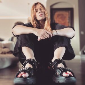 Mia Michaels Instagram - Saturday afternoon vibes... #chill #creative #guccishoes