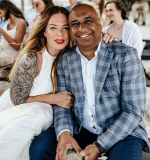 Mia Michaels Instagram - Wishing everyone the Happiest of New Years  from Suk and I! May 22 be the most glorious one yet filled with love, joy,peace, health,abundance and lots of creativity!!! ♥️♥️