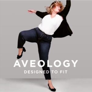 Mia Michaels Instagram - Amazing campaign I did a few years back with @aveplus  Our bodies are made to move no matter what age or size!!! Live Alive♥️#aveplus  #curvemodel #modelsthatmove