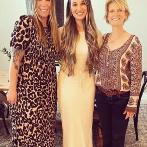 Mia Michaels Instagram - Congratulations to our beautiful  Katie on her bridal shower day. Diamonds,Kisses and hugs from the family ♥️♥️♥️