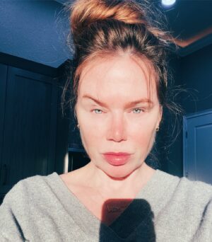 Mia Michaels Instagram - Caught the most beautiful sunrise and light this morning . Grateful for yet another day full of possibilities.  #sunlight #morning #anewday #grateful