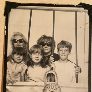 Mia Serafino Instagram - La familia (and my favorite pic of my mom, in the center)