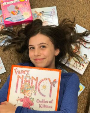 Mia Sinclair Jenness Instagram - I’m ecstatic to join the Disney family! I can't wait for you to meet Nancy. She's magnifique! Fancy Nancy premiers this spring. 💕🦋 #fancynancy @disneyjunior @disneychannelpr @disney @disneychannel