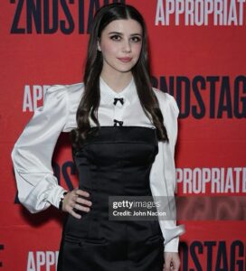 Actress Mia Sinclair Jenness HD Instagram Photos and Wallpapers December 2023