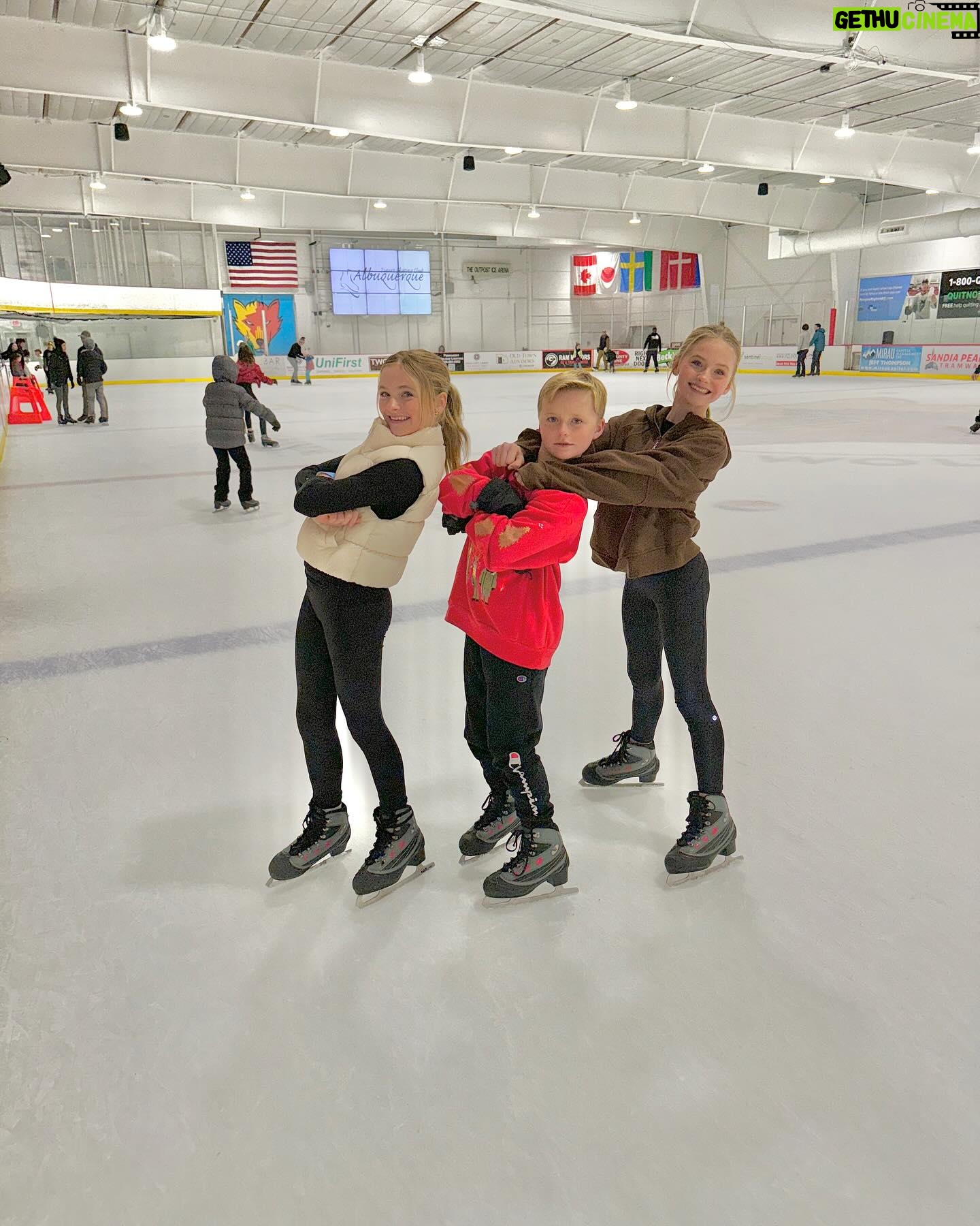 Mia Allan - 6.2K Likes - Skating into Spring break like….⛸️⛸️. What are your plans this weekend? Binge watch #thereallyloudhouse ? 🙋🏼♀️🙋🏼♀️