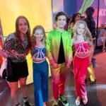Mia Allan Instagram - NOW & THEN ➡️➡️➡️ Loved seeing our @singleparentstv buddies again! @devintrey08 you were missed💕 #twins #twinsofinstagram #theallantwins #love #beautiful #photooftheday #photography #photo #skincare #skincareroutine #fashion #fashionblogger #fashionstyle #actor #actress #actorslife #actors #ella #mia #ellaallan #miaallan #loudhouseliveactionseries #loudhouse #nickelodeon #paramount #lola #lana #janethevirgin #jane #janethevirginedit