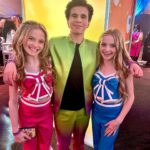 Mia Allan Instagram - NOW & THEN ➡️➡️➡️ Loved seeing our @singleparentstv buddies again! @devintrey08 you were missed💕 #twins #twinsofinstagram #theallantwins #love #beautiful #photooftheday #photography #photo #skincare #skincareroutine #fashion #fashionblogger #fashionstyle #actor #actress #actorslife #actors #ella #mia #ellaallan #miaallan #loudhouseliveactionseries #loudhouse #nickelodeon #paramount #lola #lana #janethevirgin #jane #janethevirginedit
