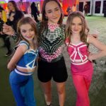 Mia Allan Instagram - NOW & THEN ➡️➡️➡️ Loved seeing our @singleparentstv buddies again! @devintrey08 you were missed💕 #twins #twinsofinstagram #theallantwins #love #beautiful #photooftheday #photography #photo #skincare #skincareroutine #fashion #fashionblogger #fashionstyle #actor #actress #actorslife #actors #ella #mia #ellaallan #miaallan #loudhouseliveactionseries #loudhouse #nickelodeon #paramount #lola #lana #janethevirgin #jane #janethevirginedit