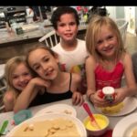 Mia Allan Instagram - NOW & THEN ➡️➡️➡️ Loved seeing our @singleparentstv buddies again! @devintrey08 you were missed💕 #twins #twinsofinstagram #theallantwins #love #beautiful #photooftheday #photography #photo #skincare #skincareroutine #fashion #fashionblogger #fashionstyle #actor #actress #actorslife #actors #ella #mia #ellaallan #miaallan #loudhouseliveactionseries #loudhouse #nickelodeon #paramount #lola #lana #janethevirgin #jane #janethevirginedit
