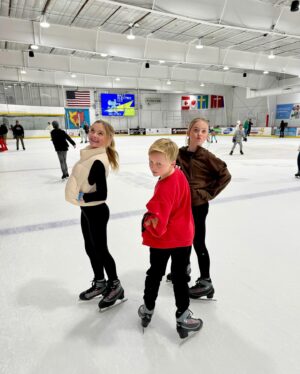 Mia Allan Instagram - Skating into Spring break like….⛸️⛸️. What are your plans this weekend? Binge watch #thereallyloudhouse ? 🙋🏼‍♀️🙋🏼‍♀️