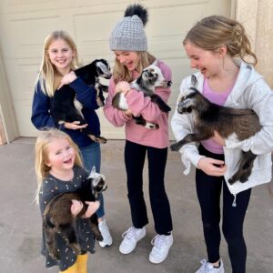 Mia Allan Instagram - Babies!!! 🐐 
Another Loud adventure 
@lexi_janicek @emilykatherineford @ellaallanofficial @miaallanofficial