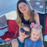 Mia Allan Instagram - 💜💜💜 @emilykatherineford #twins #twinsofinstagram #theallantwins #love #beautiful #photooftheday #photography #photo #skincare #skincareroutine #fashion #fashionblogger #fashionstyle #actor #actress #actorslife #actors #ella #mia #ellaallan #miaallan #loudhouseliveactionseries #loudhouse #nickelodeon #paramount #lola #lana #janethevirgin #jane #janethevirginedit