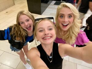 Mia Allan Instagram - Forever our sister 💕💕💕 @doradolphinofficial

#twins #twinsofinstagram #theallantwins #love #beautiful #photooftheday #photography #photo #skincare #skincareroutine #fashion #fashionblogger #fashionstyle #actor #actress #actorslife #actors #ella #mia #ellaallan #miaallan #loudhouseliveactionseries #loudhouse #nickelodeon #paramount #lola #lana #janethevirgin #jane #janethevirginedit