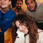 Mia Rose Instagram - “Os amigos são a família que escolhemos” nunca fez tanto sentido. Tenho MESMO os melhores do mundo (e noivo 😏)! As memórias são para registar com selfies no meu #GalaxyS24 Ultra da @samsungportugal, com a ajuda da #SPen . Podem encontrar toda a gama em samsung.com/pt e usar o código MIA para 10% de desconto extra em tudooo! Feliz #DiaMundialDaFamília #withGalaxy ✨ [pub]