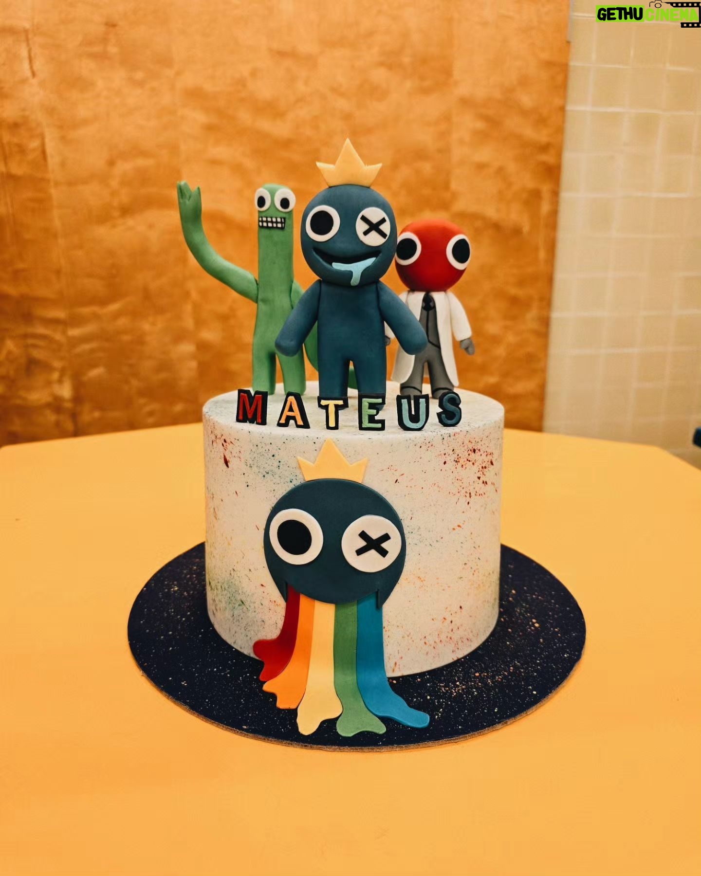 Mia Rose Instagram - Ontem a celebrar este meu (not so) little boy! Dá para parar o tempo só um bocadinho? 🥹 A festa foi no sítio preferido de sempre do Mateus: @pavilhaodoconhecimento #cienciaviva 🔬🫶 Os miúdos adoraram e eu pude ficar descansada a acompanhar o dia, já que o #pavilhaodoconhecimento trata de tudo por vocês! E o bolo absolutamente incrível da @havesomesugar não podia faltar, claro 😍 What a happy dayyy