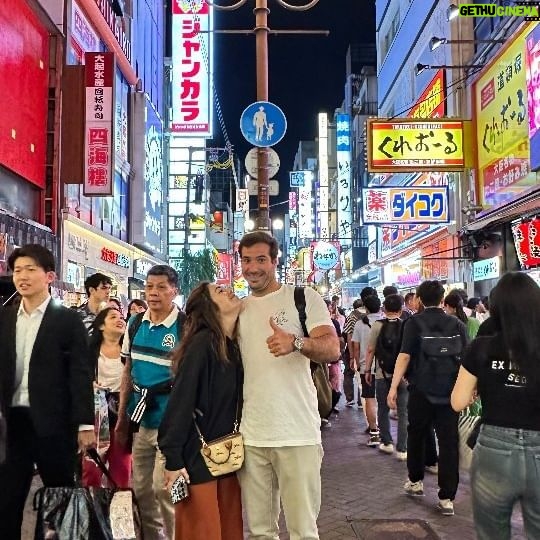 Mia Rose Instagram - Honeymoon Vlog #2 - Osaka day 1 🇯🇵🦌 Planeámos toda a nossa lua de mel com a @honeymooners.travel e sugeriram começarmos a nossa aventura em Osaka! Neste primeiro dia ficámos a conhecer melhor esta cidade épicaaaa e fomos até ao Nara Park 🫶 Um parque bem conhecido ao pé de Osaka e pudemos conhecer os veados de Nara e dar-lhes comida, que vendem lá no parque para esse propósito 🥹 Absolutamente lindo e imperdível para quem vem ao Japão!! Acabámos o dia no centro da cidade e, claro, passámos o dia a comer porque a comida aqui é divinal 🤤 Amanhã há mais! Alguma dica imperdível para quem já esteve no Japão? #honeymoonvlogs #japan #japantravel #japantrip #travelvlog #japanfood #explorejapan