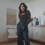 Mia Rose Instagram – Going out this friday night? ✨

Wearing:
Top – @revolve
Trousers – @revolve
Blazer – Zara (old)
Bag – @thekooples
Perfume – @pradabeauty Infusion d’Iris Eau de Parfum 

#ootn #goingoutlook #outfitinspo #grwm