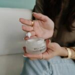 Mia Rose Instagram - No doubt os aliados para hidratação e uma #PeleSemManchas ✨ @bellaaurora_portugal não desilude nuuunca e agora com a chegada do sol é ainda mais importante proteger bem a pele para prevenir manchas e, para quem já as tem como eu, estes produtos atenuam muito as manchas já existentes! Sobretudo o Serum Bio10 Forte, tomem nota ✍️ Love it! [pub]