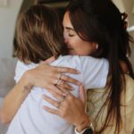 Mia Rose Instagram – Dia da Mãe a chegar e, tal como o amor de mãe, uma jóia também é para sempre 🤍 E se quiserem um presente intemporal para celebrarem o próximo o domingo, podem encontrar a coleção #UnikeByMiaRose no site da @unike_jewellery e em vários pontos de venda pelo país 💍 Deixo o link da coleção nos stories e o vídeo que fiz com as técnicas para saberem o tamanho de anel perfeito sem saírem de casa ✨ Fica a dica! #MothersDay #DiaDaMae