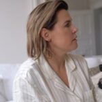 Mia Skäringer Instagram - Reklam för @plutotvse. Jag är en stolt GLOMO (glad of missing out) som hatar att mingla men älskar att kolla på serier och som dessutom aldrig kan hålla ordning på lösenord. Här slipper jag allt och kan bara vara mitt tråkigaste men skönaste jag. Ingen krånglig registrering och helt gratis. Ladda ned Pluto TV-appen på din smart TV eller annan valfri enhet för den delen och sen är DET BARA ATT ÅKA MED!