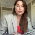 Mia Skäringer Instagram - Uppskattningsvis har omkring 20 000 barn separerats från sina föräldrar eller blivit föräldralösa 💔 Ge en morsdags gåva Ge dem en chans till ett liv Länk i min profil ❤️‍🩹