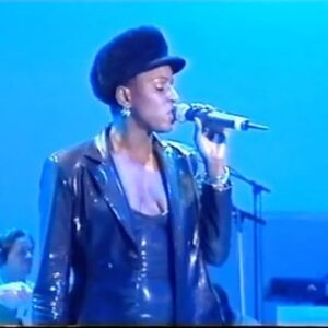 Mica Paris Instagram - ‘One’ recorded in The White Room 1995, happy Monday all xXx 💋