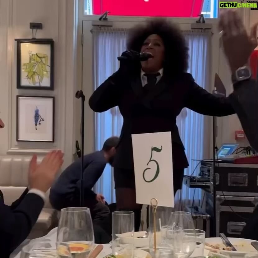Mica Paris - 1.9K Likes - Wonderful Christmas party for @evening.standard at @lpmlondon with @mayorofldn Sadiq Khan! Hope you had fun, wish you all a very Merry Christmas 🎄
Thanks to @outsideorg @gunnerr1234 for having me x