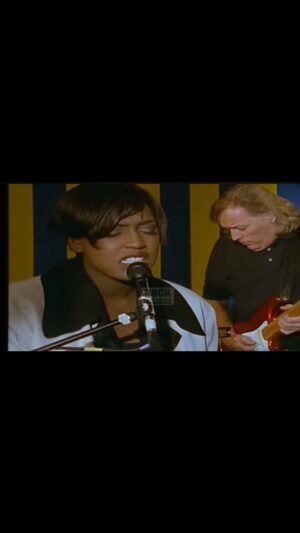 Mica Paris Instagram - ‘I Put A Spell On You’ on @jools.holland.official 1992 with the incredible @davidgilmour 🫶🏾💋

#IPutASpellOnYou #DavidGilmour #PinkFloyd
