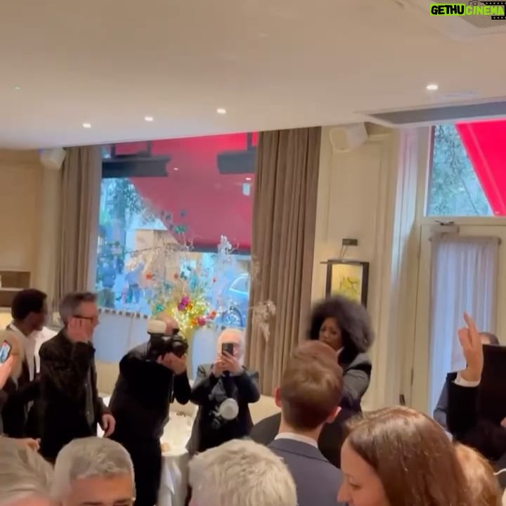 Mica Paris - 1.9K Likes - Wonderful Christmas party for @evening.standard at @lpmlondon with @mayorofldn Sadiq Khan! Hope you had fun, wish you all a very Merry Christmas 🎄
Thanks to @outsideorg @gunnerr1234 for having me x