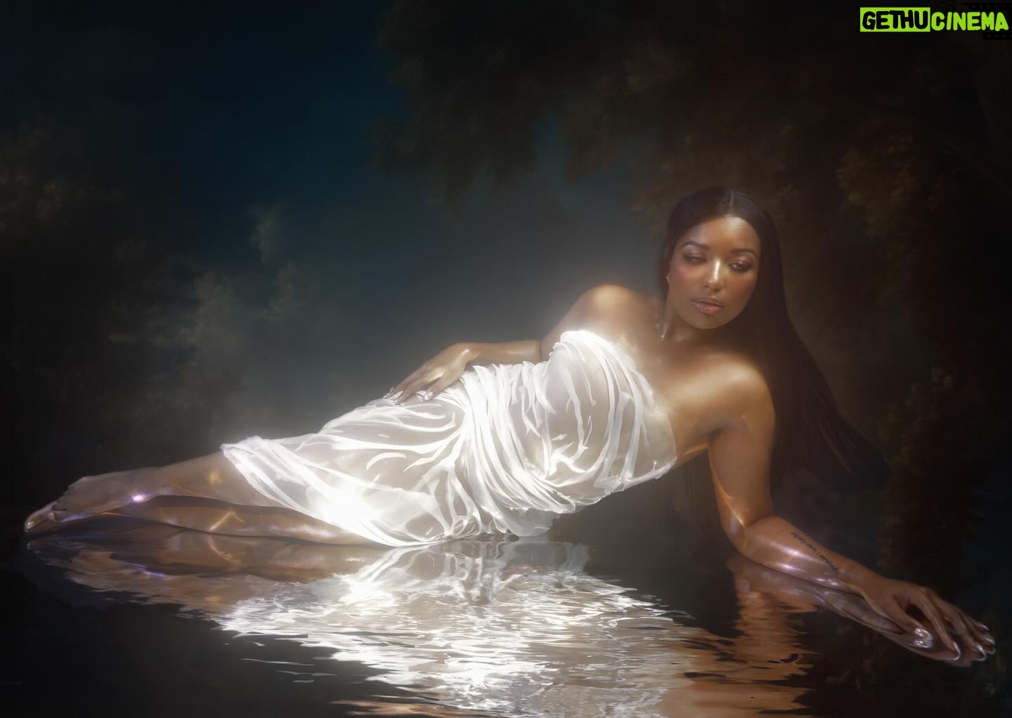Mica Burton Instagram - It’s wild what a photoshoot making you look like a goddess can do for your self confidence 🤍 I cannot thank @emackphoto, @esodette, and @dreronayne for making me truly feel like Venus herself Styling: @esodette Photography: @emackphoto Makeup: @dreronayne