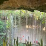 Micaela Reis Instagram - Tive a oportunidade de explorar duas maravilhas impressionantes :) Primeiro visitei Chichén Itzá Patrimonio da Humanidade pela UNESCO, onde se encontra uma das 7 maravilhas do mundo a pirâmide imponente, El Castillo também conhecida como Templo de Kukulcan, e a sua rica história maia. Depois segui para o Cenote Ik Kil um esplendor de beleza que encanta os sentidos e a alma. Foi uma experiência única visitar estes dois locais 🇲🇽🤍 #MaravilhasdoMundo#IkKil#ElCastillo