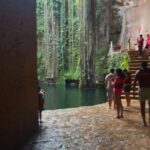 Micaela Reis Instagram - Tive a oportunidade de explorar duas maravilhas impressionantes :) Primeiro visitei Chichén Itzá Patrimonio da Humanidade pela UNESCO, onde se encontra uma das 7 maravilhas do mundo a pirâmide imponente, El Castillo também conhecida como Templo de Kukulcan, e a sua rica história maia. Depois segui para o Cenote Ik Kil um esplendor de beleza que encanta os sentidos e a alma. Foi uma experiência única visitar estes dois locais 🇲🇽🤍 #MaravilhasdoMundo#IkKil#ElCastillo