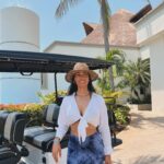 Micaela Reis Instagram - Una chica muy feliz de vacaciones con sus amigos :)🇲🇽 Vejam os dois últimos slides ☺️🐢