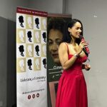 Micaela Reis Instagram – Gratidão pela vossa presença!
Foi bom participar e estarmos juntos na apresentação fantástica que a Dra. Eva Rosa Santos, fundadora e presidente da Liderança Feminina em Angola, nos ofereceu sobre o Líder que Desejas Ser,
Esta palestra proporcionou-nos momentos únicos que contribuíram para darmos um passo rumo ao crescimento e elevar o nosso potencial com o Método INSPIRA que veio para impactar a nossa jornada de liderança.
@evarosantos
@liderancafemininaangola
#INPISRA#PALESTRA#ACIC