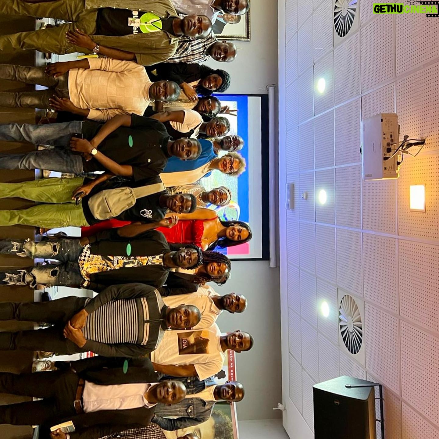 Micaela Reis Instagram - Gratidão pela vossa presença! Foi bom participar e estarmos juntos na apresentação fantástica que a Dra. Eva Rosa Santos, fundadora e presidente da Liderança Feminina em Angola, nos ofereceu sobre o Líder que Desejas Ser, Esta palestra proporcionou-nos momentos únicos que contribuíram para darmos um passo rumo ao crescimento e elevar o nosso potencial com o Método INSPIRA que veio para impactar a nossa jornada de liderança. @evarosantos @liderancafemininaangola #INPISRA#PALESTRA#ACIC
