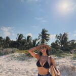 Micaela Reis Instagram - Una chica muy feliz de vacaciones con sus amigos :)🇲🇽 Vejam os dois últimos slides ☺️🐢