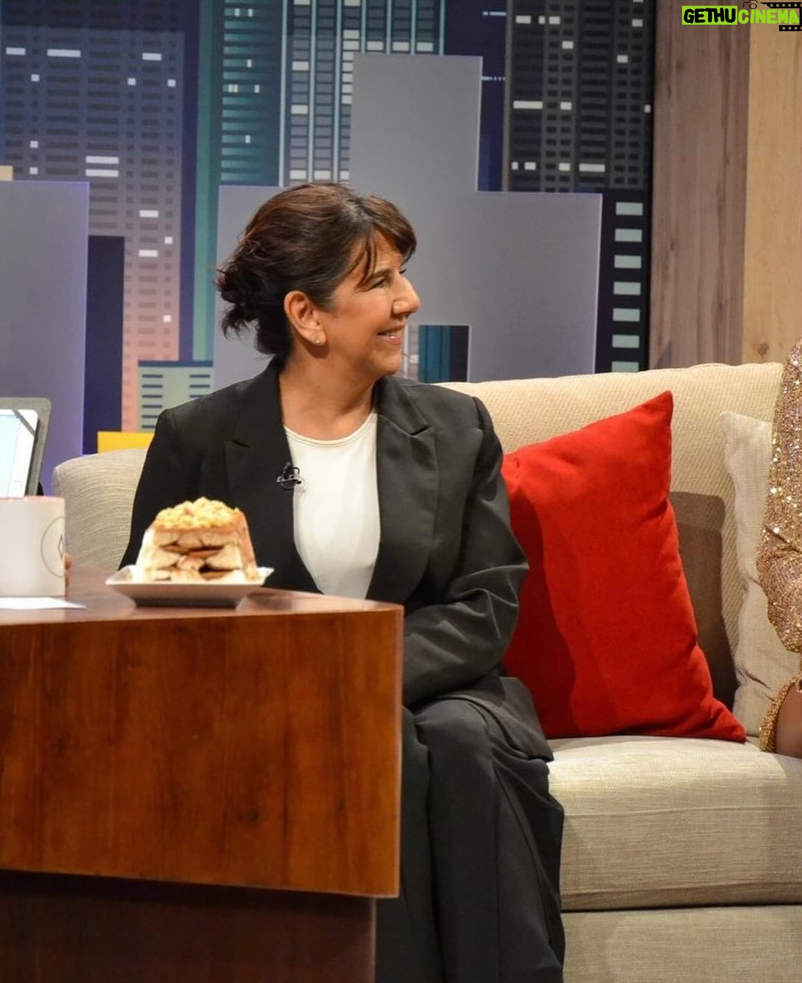 Micaela Reis Instagram - A Diretora Geral do FESTin, Léa Teixeira, esteve presente hoje no programa @miradourodaluartp, na RTP África, em companhia da produtora e roteirista do curta-metragem JOIA, Micaela Reis (@micaelareisofficial). O filme foi premiado em duas categorias na 15ª edição do FESTin: melhor curta-metragem júri oficial e melhor curta-metragem voto popular. No bate-papo, foram abordados assuntos como os bastidores do festival, que avança agora para a sua 16ª edição, e o sucesso da obra, um drama inspirado numa emocionante história verídica de uma jovem angolana que vivenciou um período de grande conflito em Benguela.