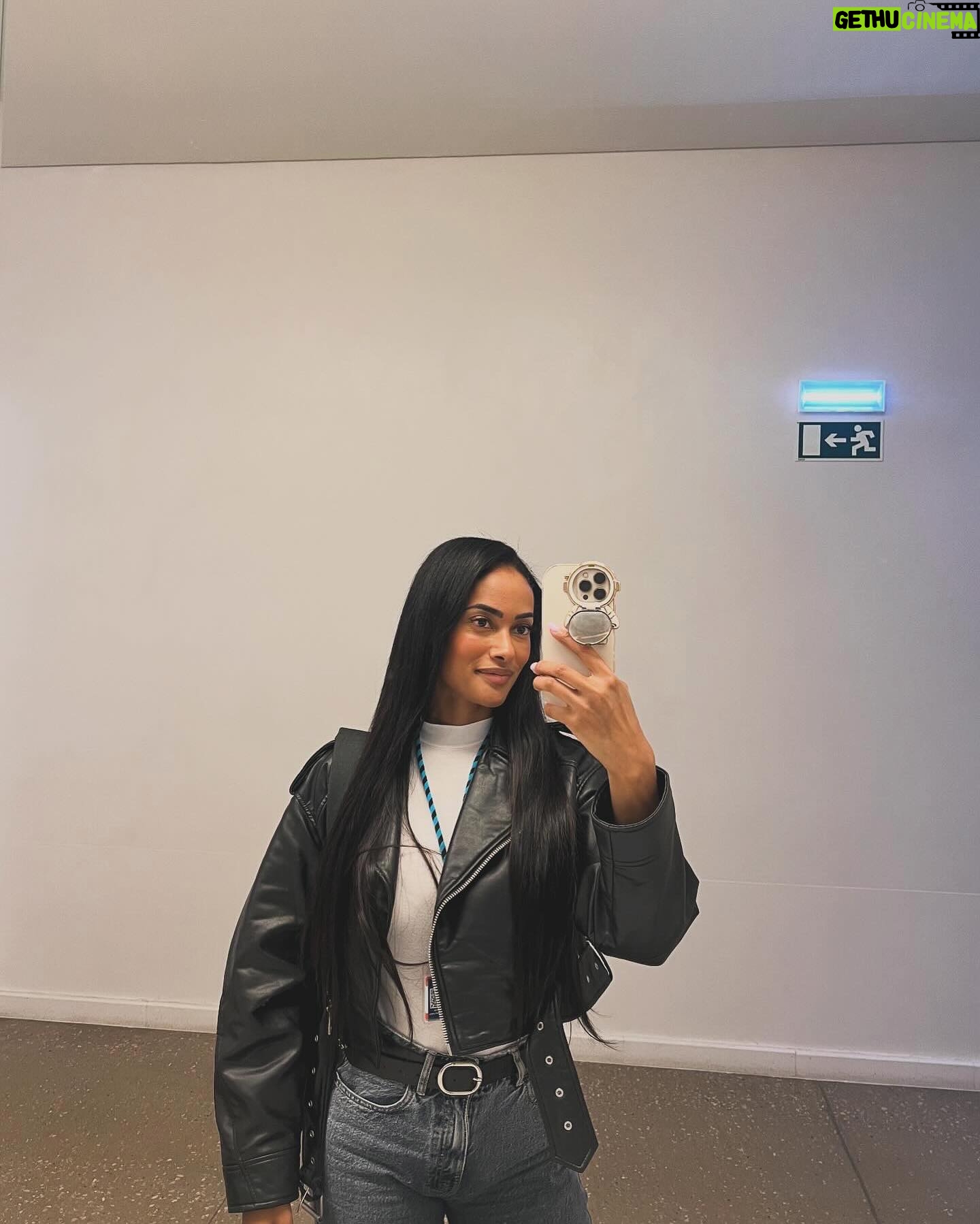 Micaela Reis Instagram - Dá valor a ti mesmo, trabalha com os melhores, faz o melhor e procura sempre o caminho da excelência!! Refina os teus talentos e investe no conhecimento. Os talentos são como diamantes valiosos por natureza, mas é lapidando os talentos que eles se transformam na mais bela JOIA!! 🤍