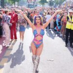 Micaela Schäfer Instagram – Wie jedes Jahr war ich wieder beim @schlagermove in Hamburg dabei! Danke @stefanschneider_bild @bildhamburg @bild , dass ich dabei sein durfte. Ich liebe Anlässe ohne Kleiderordnung und wenn es verrückt, bunt und schrill sein darf ❤️ 🌈 Morgen zeuge ich Eich mit wem ich gefeiert habe 💄 @nellabrandt_mua 📸 @tobiasdoerer #schlagermove #schlagermovehamburg #schlagermove2024 #ichfindschlagertoll