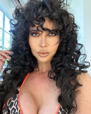 Micaela Schäfer Instagram - Mein Look für die @venusberlin.official Kampagne 2024 ❤️ Seid gespannt 😜 💄 @stella.loewnich